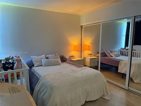 16919 N Bay Road Sunny Isles Beach FL 33160