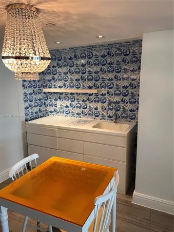 1100 West Avenue Miami Beach FL 33139