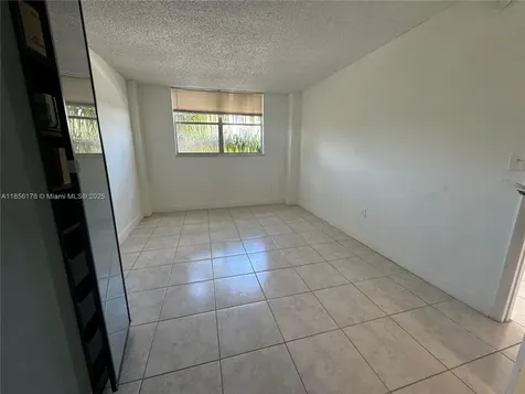 16465 NE 22nd Avenue North Miami Beach FL 33160