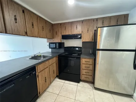 16465 NE 22nd Avenue North Miami Beach FL 33160