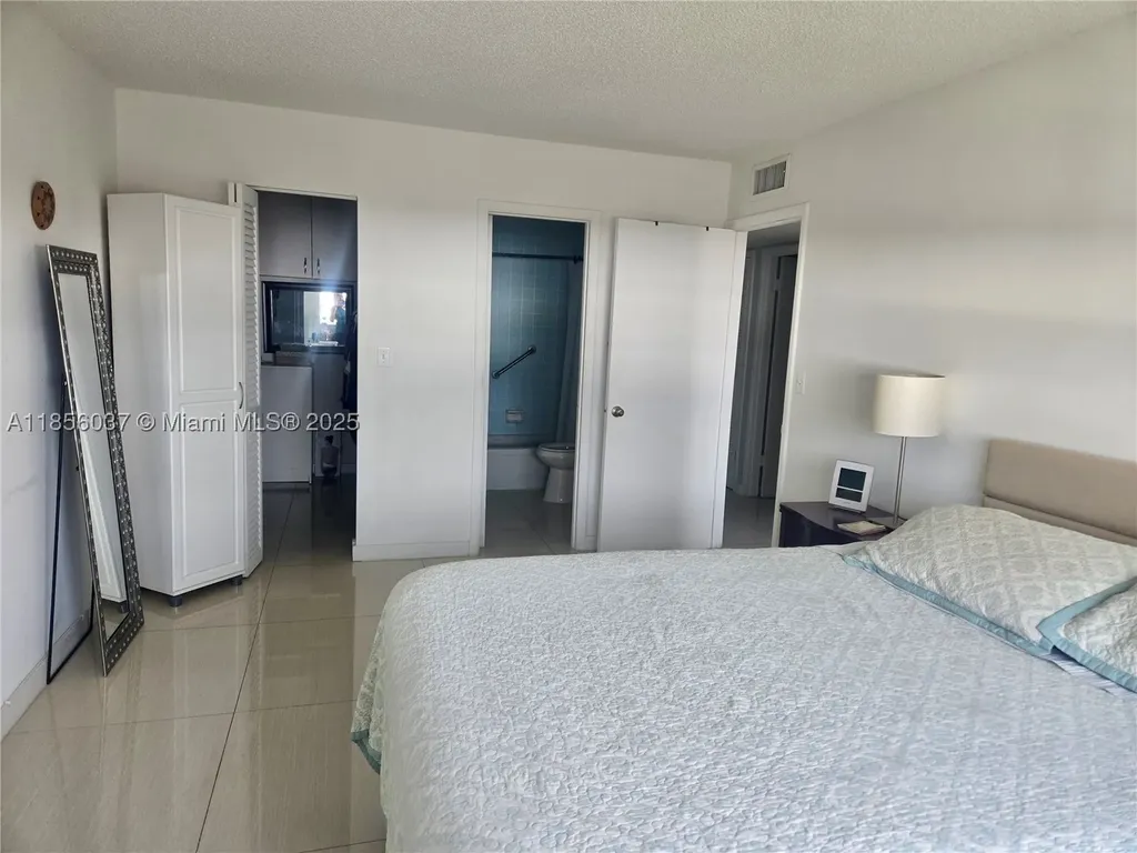 5300 Washington Street Hollywood FL 33021