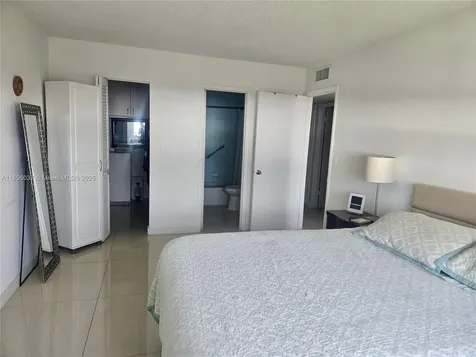 5300 Washington Street Hollywood FL 33021