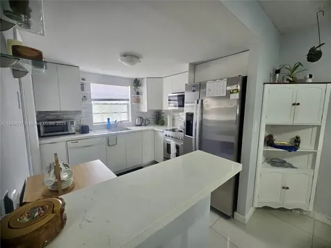 5300 Washington Street Hollywood FL 33021