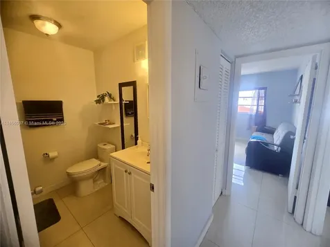 5300 Washington Street Hollywood FL 33021