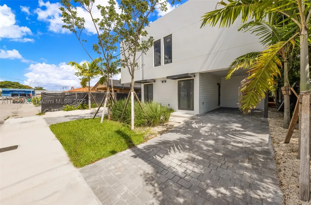 2151 NW 1st Terrace Miami FL 33125