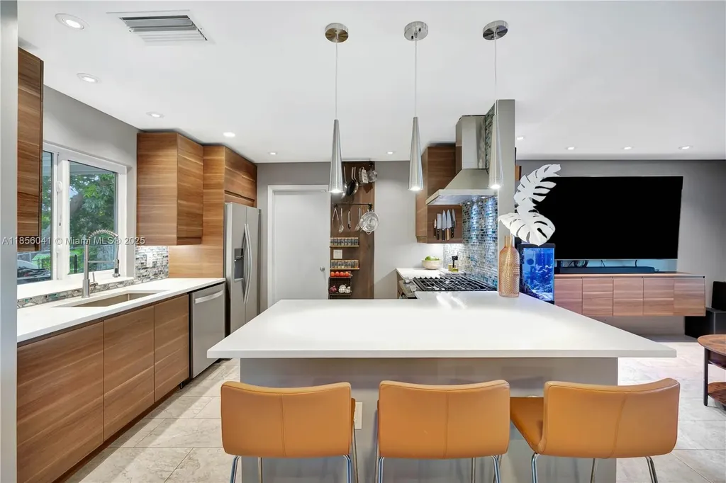 553 Riverside Drive Palm Beach Gardens FL 33410