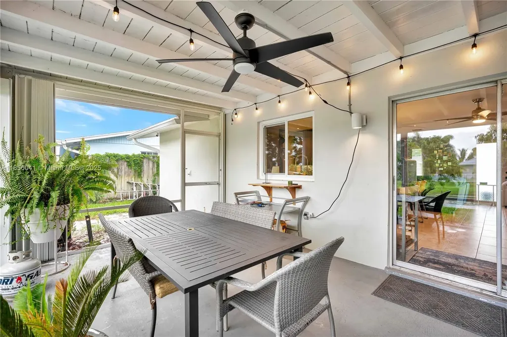 553 Riverside Drive Palm Beach Gardens FL 33410