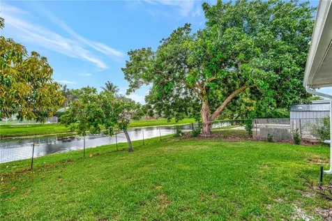 553 Riverside Drive Palm Beach Gardens FL 33410