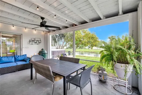 553 Riverside Drive Palm Beach Gardens FL 33410