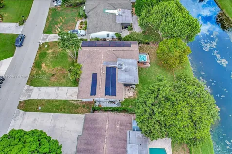 553 Riverside Drive Palm Beach Gardens FL 33410