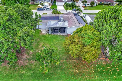 553 Riverside Drive Palm Beach Gardens FL 33410