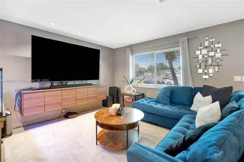 553 Riverside Drive Palm Beach Gardens FL 33410