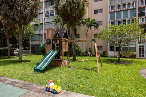 619 NE 14th Avenue Hallandale Beach FL 33009