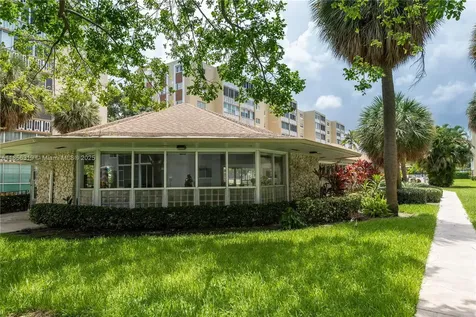 619 NE 14th Avenue Hallandale Beach FL 33009