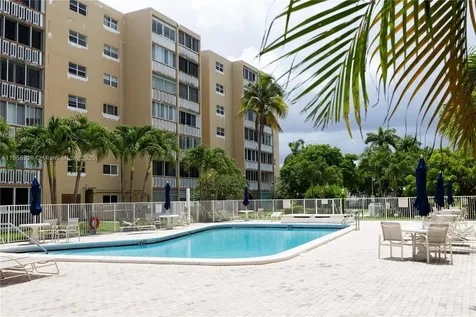 619 NE 14th Avenue Hallandale Beach FL 33009