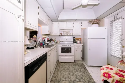 619 NE 14th Avenue Hallandale Beach FL 33009