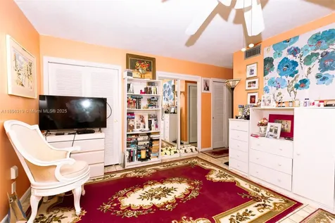 619 NE 14th Avenue Hallandale Beach FL 33009