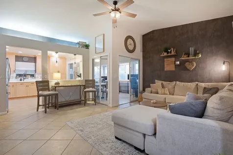 715 SE 22nd Lane Homestead FL 33033