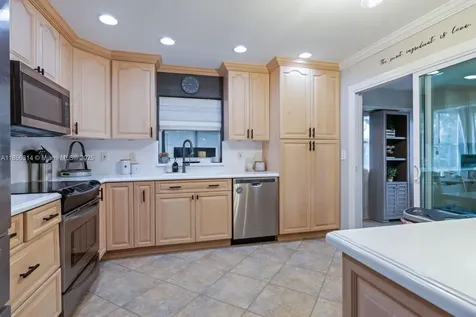 715 SE 22nd Lane Homestead FL 33033
