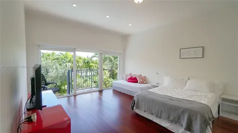 691 Ridgewood Road Key Biscayne FL 33149
