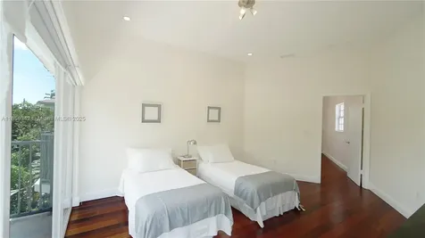 691 Ridgewood Road Key Biscayne FL 33149