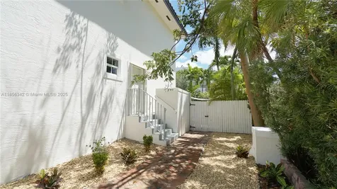 691 Ridgewood Road Key Biscayne FL 33149