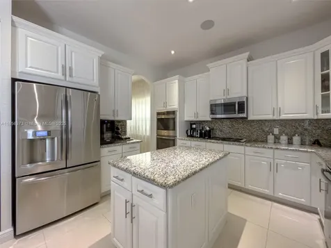 9709 Blue Isle Bay Parkland FL 33076