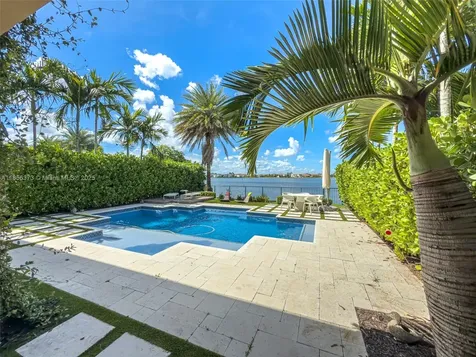9709 Blue Isle Bay Parkland FL 33076