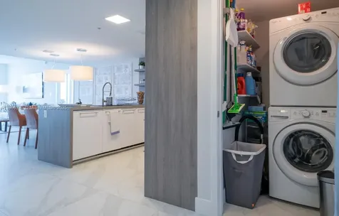 Sunny Isles Beach FL 33160