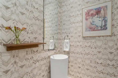 4701 N Meridian Avenue Miami Beach FL 33140