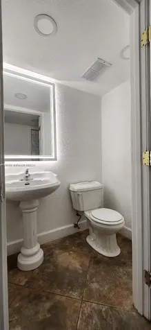 1621 Collins Avenue Miami Beach FL 33139