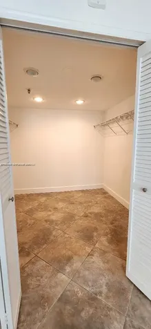 1621 Collins Avenue Miami Beach FL 33139