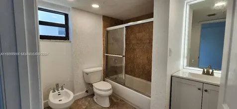 1621 Collins Avenue Miami Beach FL 33139