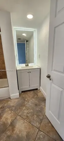 1621 Collins Avenue Miami Beach FL 33139