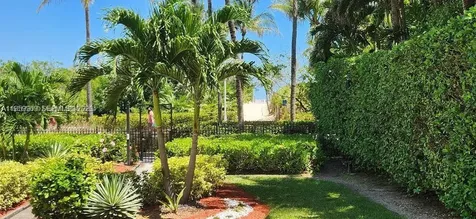 1621 Collins Avenue Miami Beach FL 33139