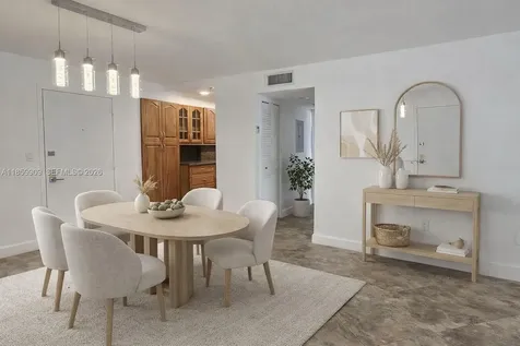 1621 Collins Avenue Miami Beach FL 33139