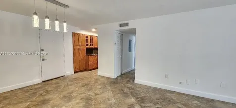 1621 Collins Avenue Miami Beach FL 33139