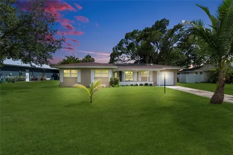 246 SE 44th Street Cape Coral FL 33904