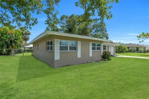 246 SE 44th Street Cape Coral FL 33904