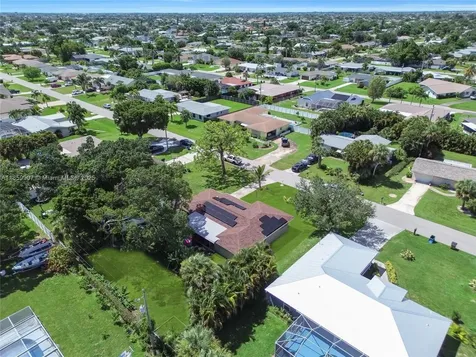 246 SE 44th Street Cape Coral FL 33904