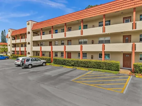 8020 N Sunrise Lakes Drive Sunrise FL 33322