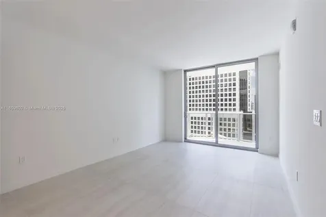 77 SE 5th Street Miami FL 33131