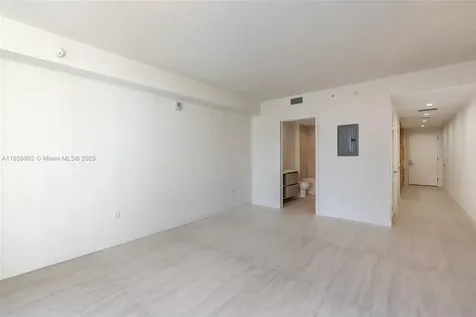 77 SE 5th Street Miami FL 33131
