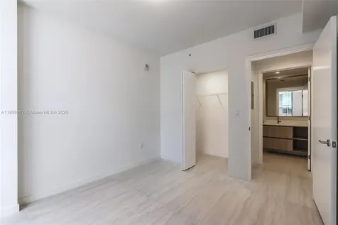 77 SE 5th Street Miami FL 33131