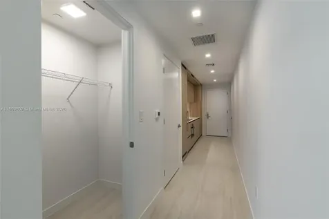 77 SE 5th Street Miami FL 33131