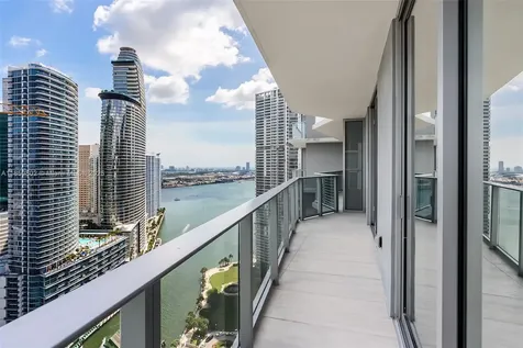 77 SE 5th Street Miami FL 33131
