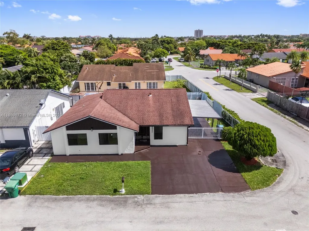 9837 SW 7th Street Miami FL 33174
