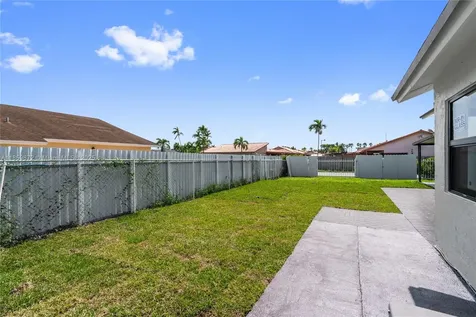 9837 SW 7th Street Miami FL 33174