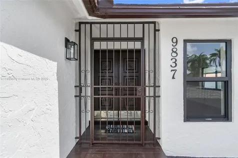 9837 SW 7th Street Miami FL 33174