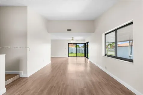 9837 SW 7th Street Miami FL 33174